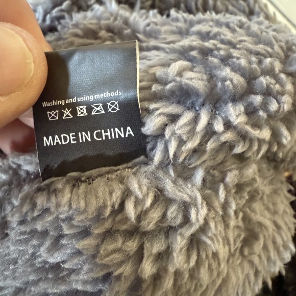 Knit Cap Hat Ski Snowboard Ear Flaps Pom Lined Tassels Aztec Tribal Winter Cold - Picture 4 of 5